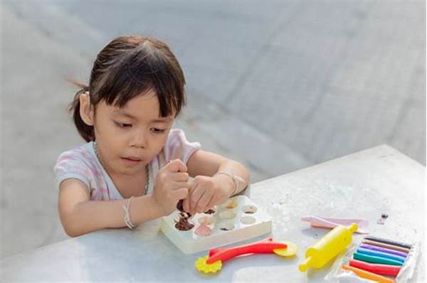 Kerajinan Tangan Meningkatkan Motorik Halus